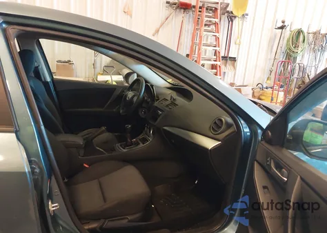 2010 Mazda Mazda3 I Touring z USA, uszkodzony, nr VIN JM1BL1SG2A1162370